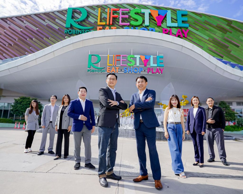 78 Accelerate Net-Zero Goals with LED Solar Street Light Solutions by SCG International