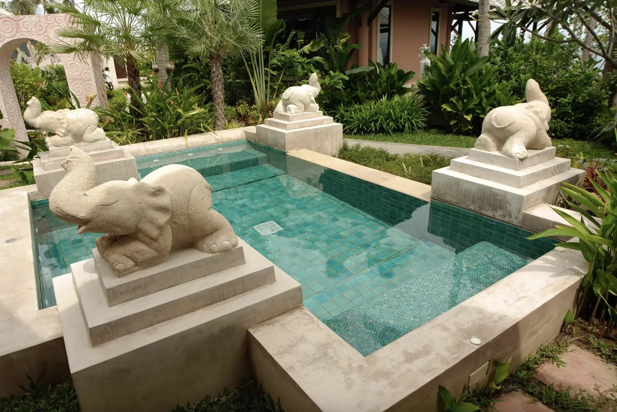 Sculpture application of Montania white cement